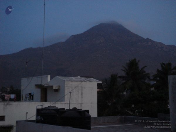 HILL Tiruvannamalai Arunachala 6Apr2007 (68)-58.jpg