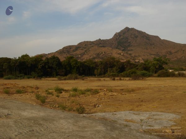 HILL Tiruvannamalai Arunachala 6Apr2007 (93)-83.jpg