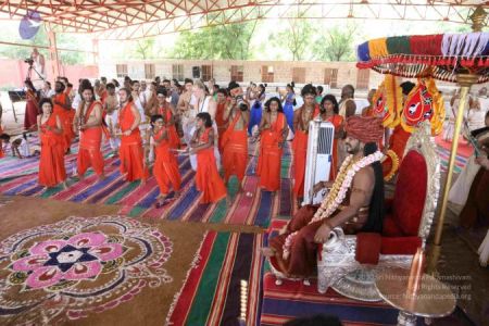 KAILASA-FAMILIA-PORTUGUESA--PORTUGAL-2018-01-14-1kcrM5LUcChgVl2 lvk4EicZ3YGQ1ACRS.jpg