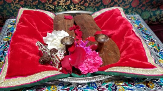 KAILASA-LOS-ANGELES--USA-2020-12-27-1NjCoMc28OF1fYr KdN8sDKVHGkO4tuXw.jpg