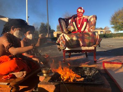 KAILASA-LOS-ANGELES--USA-2021-01-02-1aF r6wQ-PSOXcHYog3dI6-jOwunUSPoB.jpg