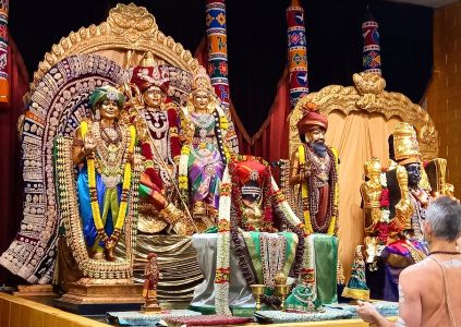 KAILASA-LOS-ANGELES--USA-2021-12-29-1vGz0j29S3ScirjN174jw-Cm5 4tBBkzR.jpg