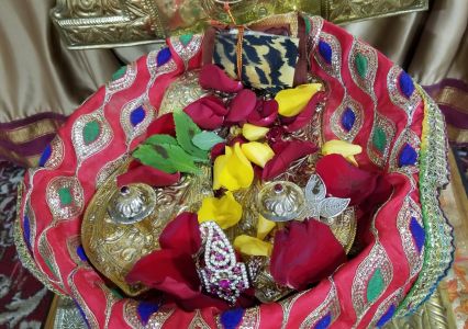 KAILASA-LOS-ANGELES--USA-2022-01-15-1mOYIWerakxWWUw43HK SEWWeZ1Ddqv2Q.jpg