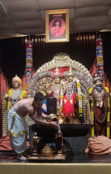 File:KAILASA-LOS-ANGELES--USA-2022-04-22-1VEBt4d1uFn23 naka602JFPCCo6CEH2n.jpg