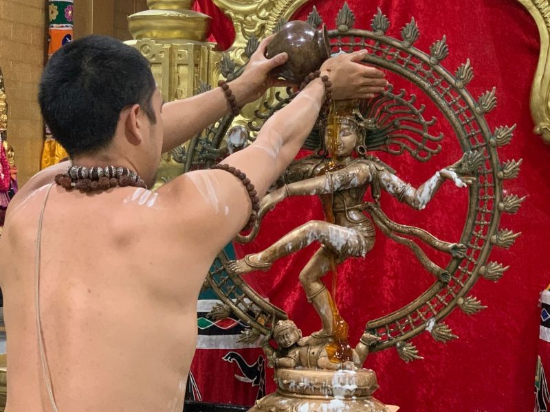 File:KAILASA-LOS-ANGELES--USA-2022-04-25-1j2fL5diPAxM2o Kj84kyzkR1le9LKUaj.jpg