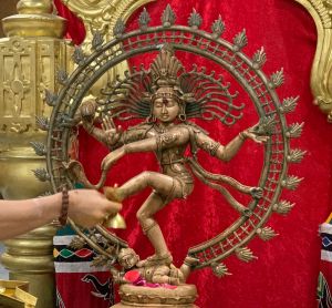 KAILASA-LOS-ANGELES--USA-2022-04-25-1qicsG Ou2K4GqbEMElVFFL1ILd45N2f3.jpg