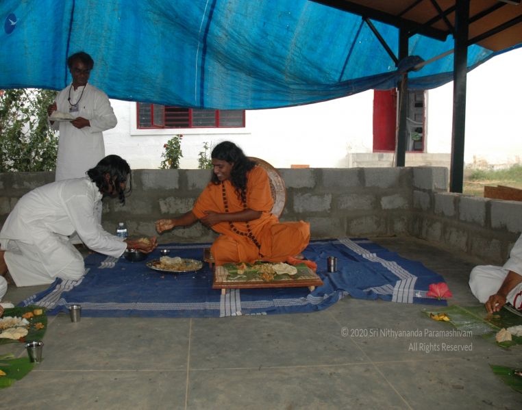 File:Nithyananda-Annalaya-2006-01-01-1PhedZI2xwHC0g3v0rTaNO7oMIVn6kg6I.jpg