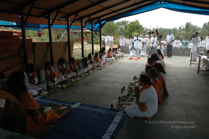 File:Nithyananda-Annalaya-2006-01-01-1hydnb6p6O7pq7I2s18Whrcj4eaYLXceL.jpg