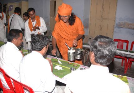 Nithyananda-Annalaya-2006-01-01-1ujwQ ZmXA4OD36IuJTxY10a1HXr48Hd1.jpg