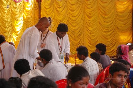 Nithyananda-Annalaya-2007-01-29-1PlYujvvca5zZ9hTwCfY9EkKFES30 rKU.jpg