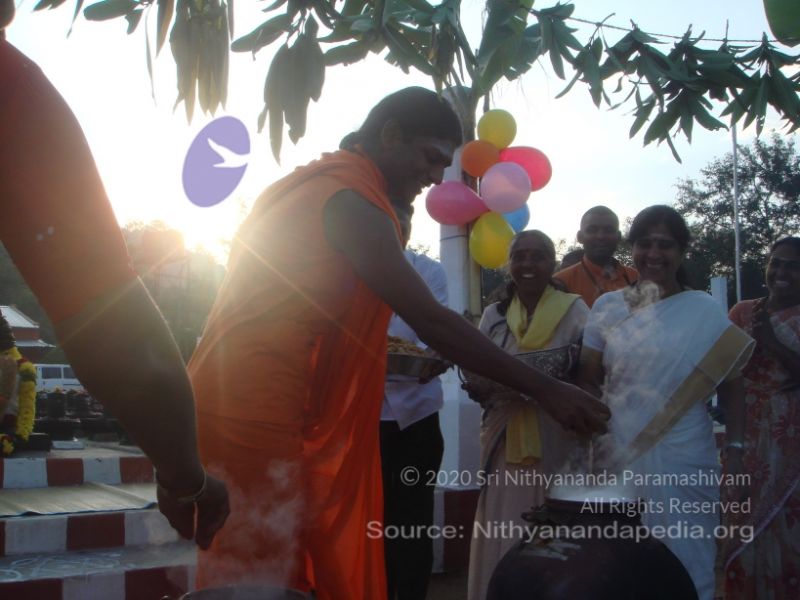 File:Nithyananda-Annalaya-2011-01-01-1fCKu5SfF3kFE8cBE PpfRd4gdTrztkBD.jpg