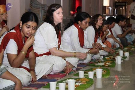 Nithyananda-Annalaya-2013-01-01-10p 3S oBVSi7JMeeNQqn 34VVubb b1v.jpg