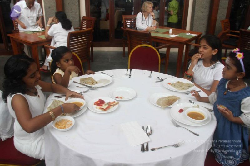 File:Nithyananda-Annalaya-2013-01-01-17hgoCD I1VbPrnhelbjDex vDinj7c9Q.jpg