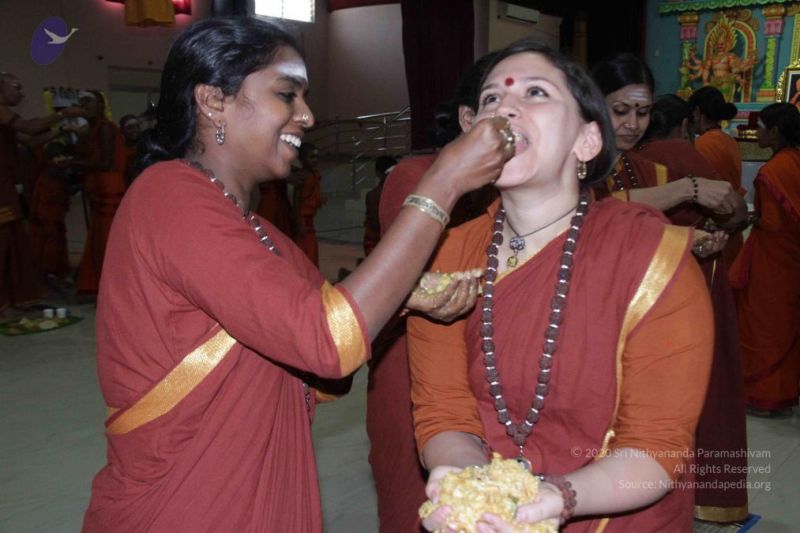 File:Nithyananda-Annalaya-2013-01-01-1IUK CkgVA5FIRamo2-FmTWrJC28pT4iZ.jpg