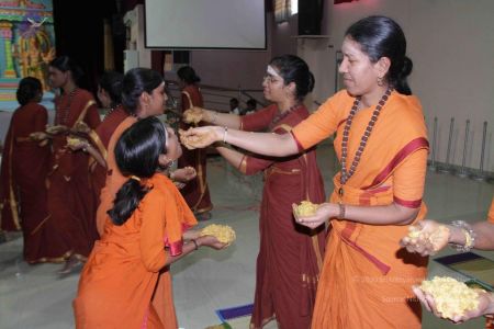 Nithyananda-Annalaya-2013-01-01-1R-P4ad1asqLpeoRWbwRqnZwiqPd1UQ0 .jpg