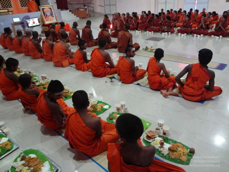 File:Nithyananda-Annalaya-2013-01-01-1WMcISxRU7xPkbhVRIRJihoMakF6StYSL.jpg