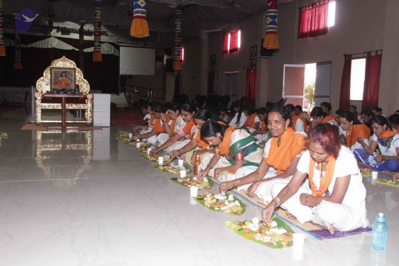 File:Nithyananda-Annalaya-2013-01-01-1 DVY3OgZpUozwkfznBghMJyt8mbuHd8n.jpg