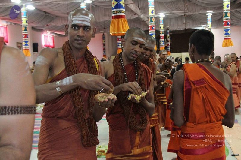 File:Nithyananda-Annalaya-2013-01-01-1e-tvnRCBZY6Xit0y6I E pUA2E01IYm2.jpg