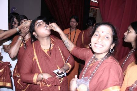 Nithyananda-Annalaya-2013-01-01-1r4gP8 ObX3K8OiPw BVzvP7vCR S3olP.jpg