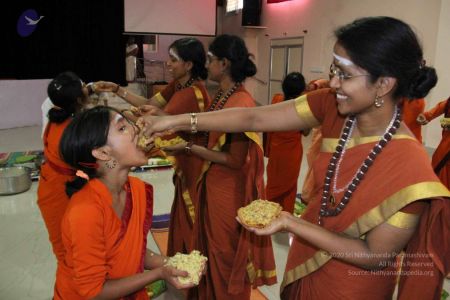 Nithyananda-Annalaya-2013-01-01-1tefYpVPfeZBHCtG3w152D jLJoi8GEKB.jpg