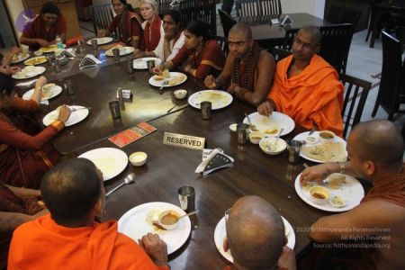 Nithyananda-Annalaya-2014-01-01-1 mdj0sUpJw QtF6Tx6aKPPmrfJN-RdXF.jpg