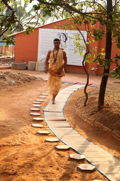 File:Temple-Visit-IMG 0803.jpg