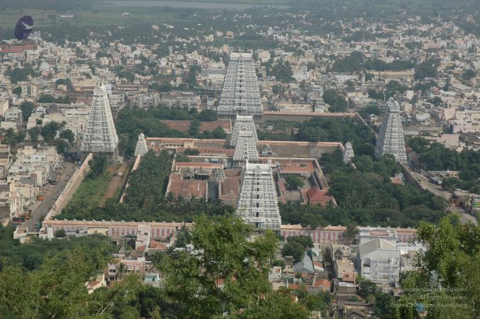 Temple Tirvannamalai Township 5Nov2006 10-26.jpg