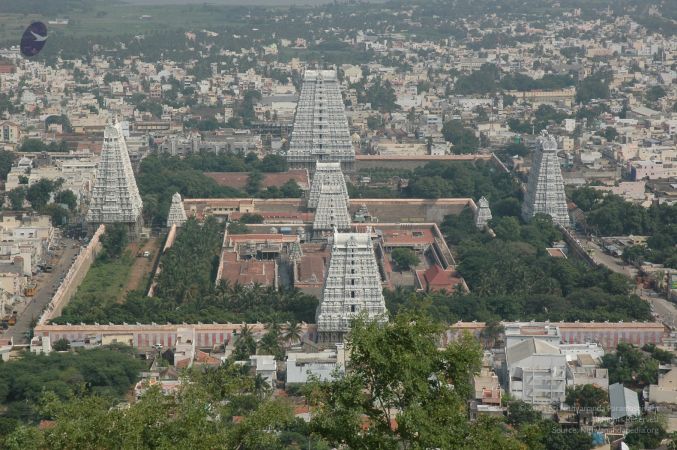 Temple Tirvannamalai Township 5Nov2006 13-29.jpg