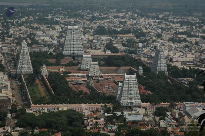 Temple Tirvannamalai Township 5Nov2006 5-21.jpg