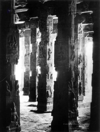 Temple ar 060800-05.jpg